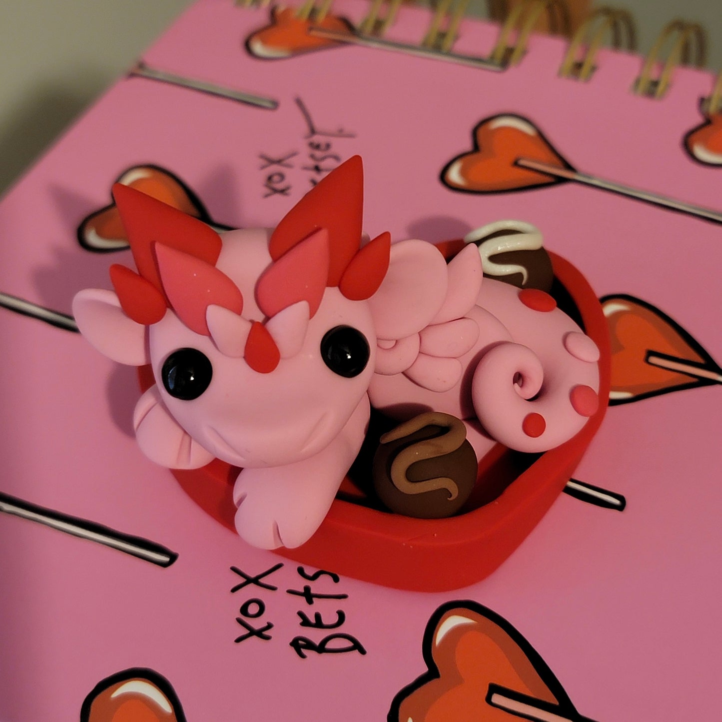 Chocolate Box Dragon “Hearts and Kisses”, Dragon Sculpture