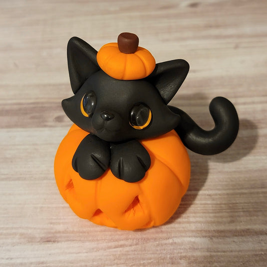 Jack O’Lantern kitty “Spooky”, Cat Sculpture