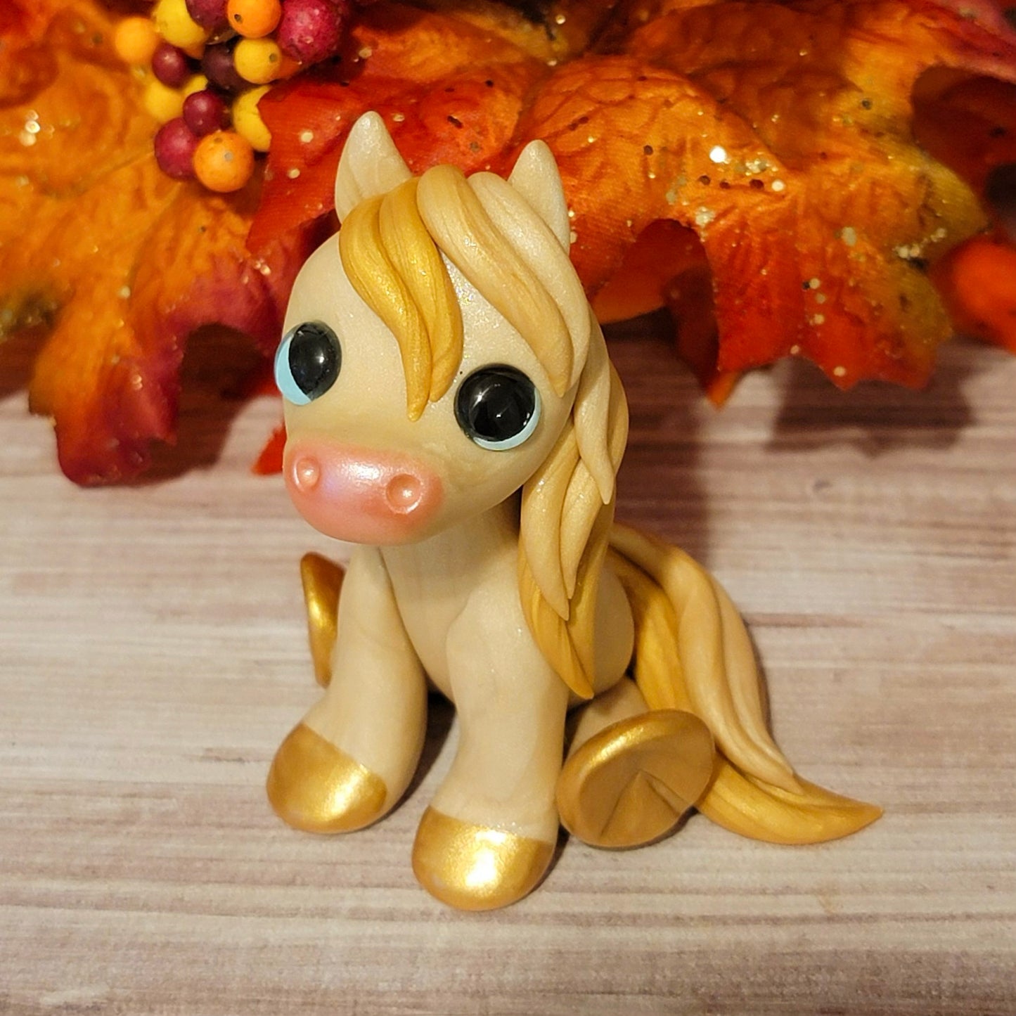 Cremello pony “Treasure”, Horse Sculpture