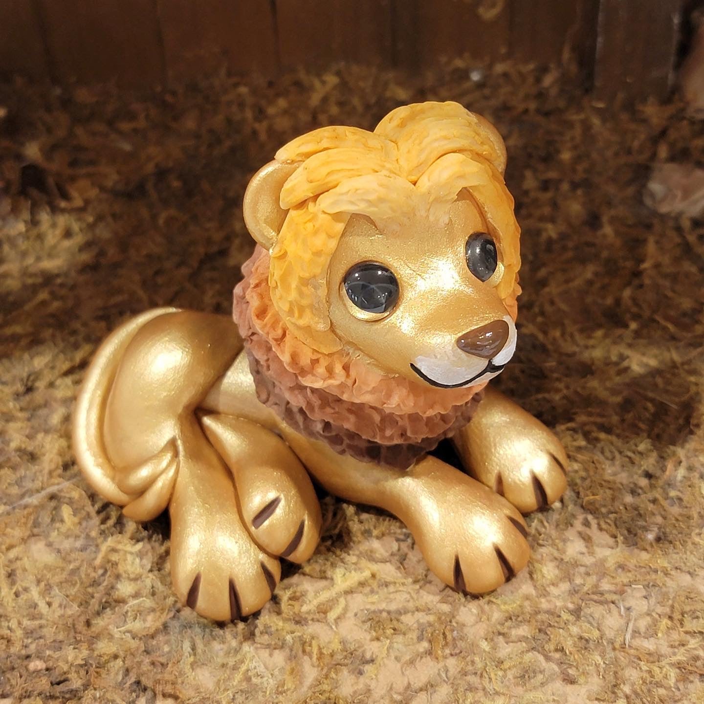 Hand Painted Golden Lion “Balthazar”